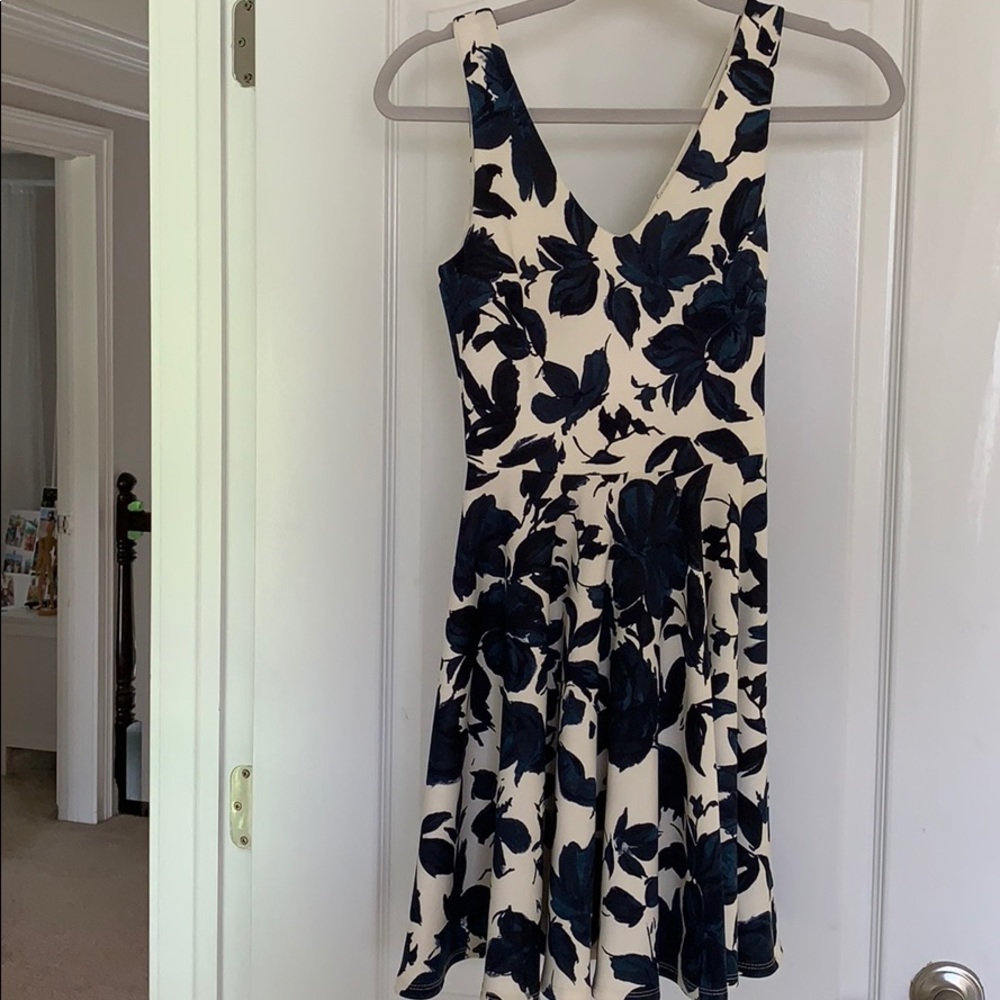 Navy / White floral dress